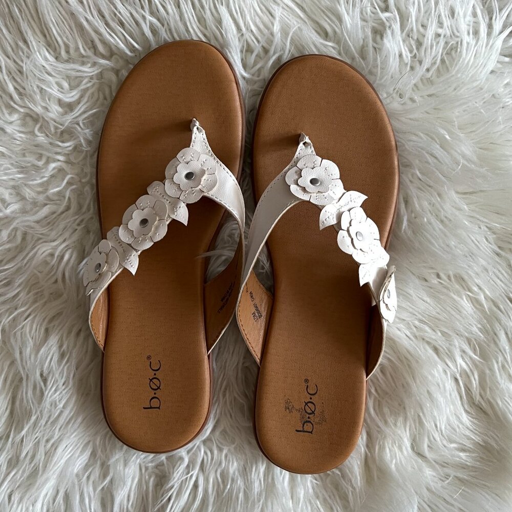 NWOT B.o.c. Born Concept Hensley Sandal White Flowers 10M
